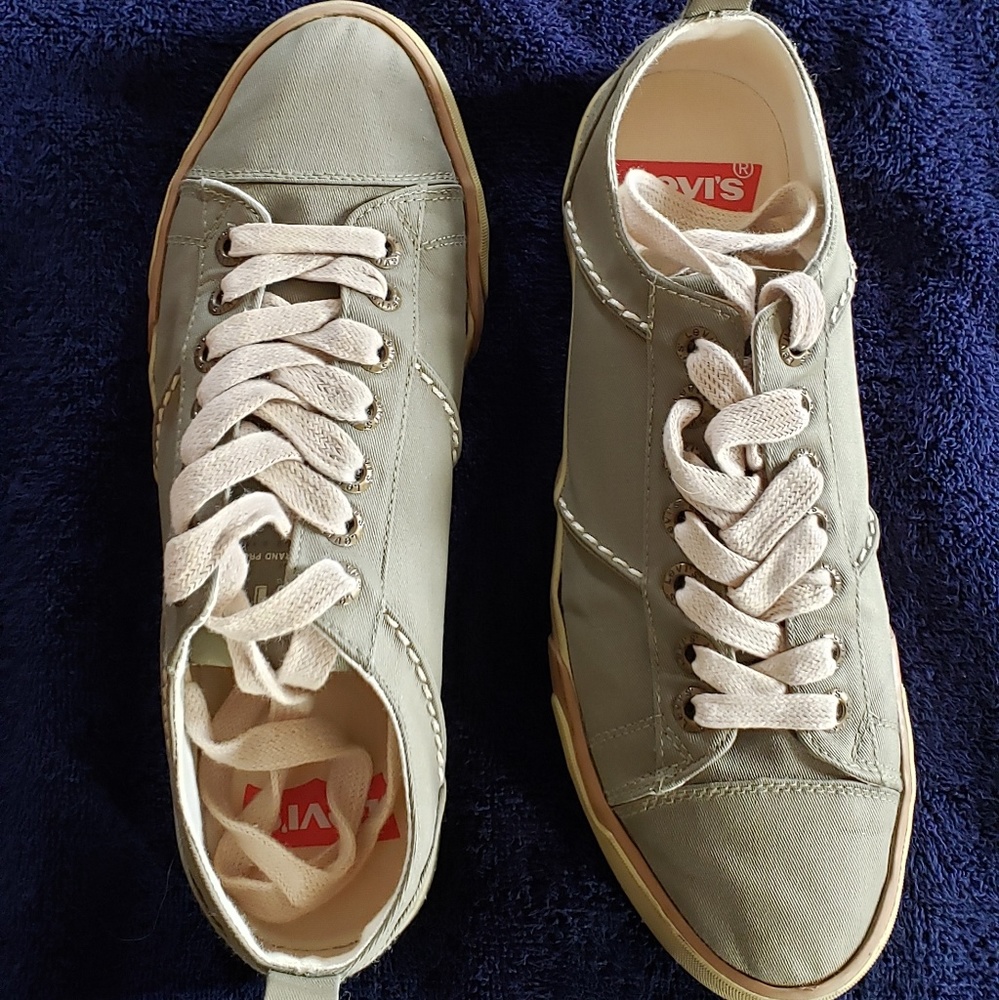 Sneakers - Picture 2 of 3